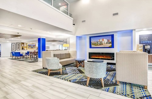 Longview Hotel | Holiday Inn Express & Suites Longview North, an IHG Hotel