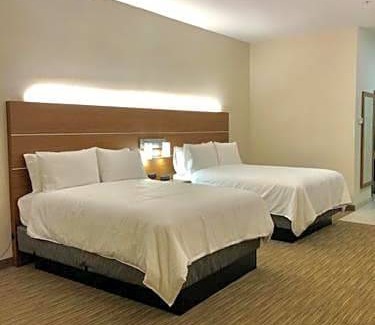 Longview Hotel | Holiday Inn Express & Suites Longview South I-20, an IHG Hotel
