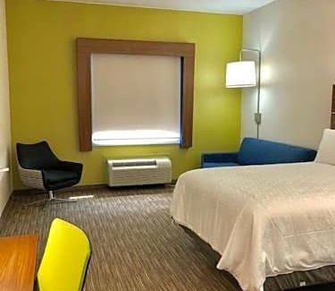 Longview Hotel | Holiday Inn Express & Suites Longview South I-20, an IHG Hotel