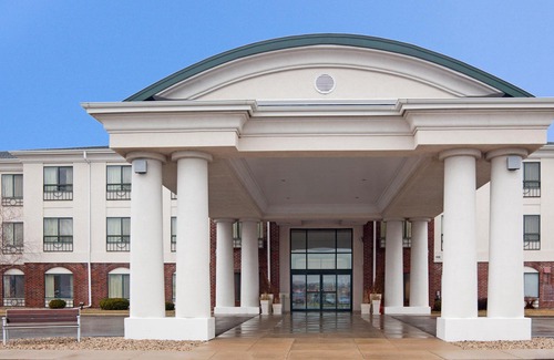 Fort Atkinson Hotel | Holiday Inn Express Hotel & Suites Fort Atkinson, an Ihg Hotel