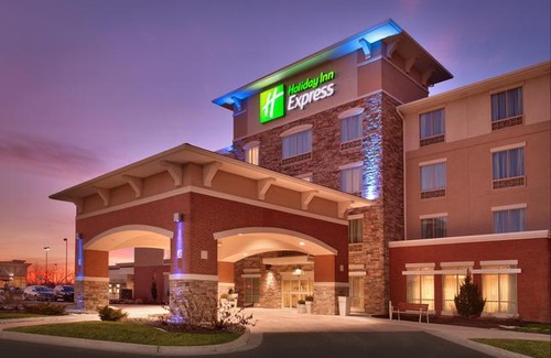 Overland Park Hotel | Holiday Inn Express & Suites Overland Park