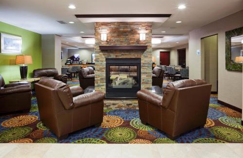 Kutzky Park Hotel | Holiday Inn Express and Suites Rochester West-Medical Center by IHG
