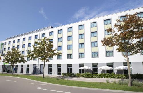 Innenstadt Hotel | Holiday Inn Express Augsburg by IHG