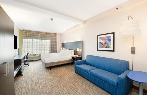 Delafield Hotel | Holiday Inn Express - Delafield by IHG