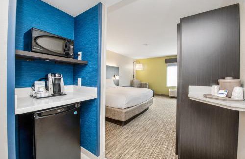 Delafield Hotel | Holiday Inn Express - Delafield by IHG