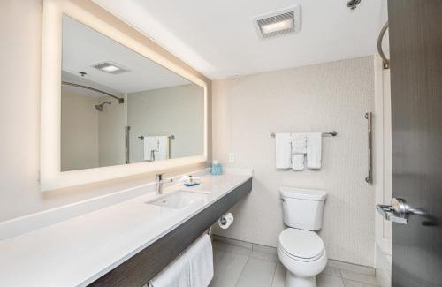 Delafield Hotel | Holiday Inn Express - Delafield by IHG