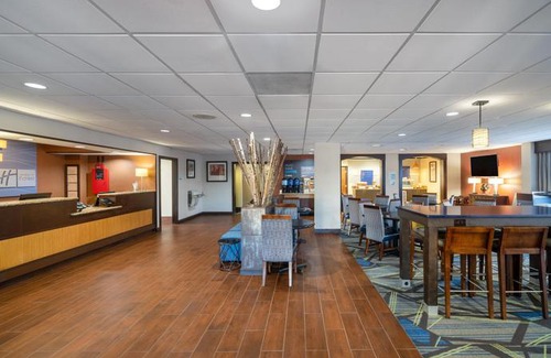 Forsyth Hotel | Holiday Inn Express Forsyth