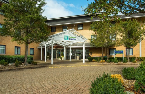 Willen Hotel | Holiday Inn Express Milton Keynes, an Ihg Hotel