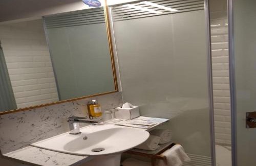 Gurugram Hotel | Holiday Inn Express Gurugram Sector 50 by IHG