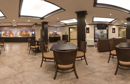 Victory Hills Hotel | Holiday Inn Express Hotel & Suites Albuquerque Airport