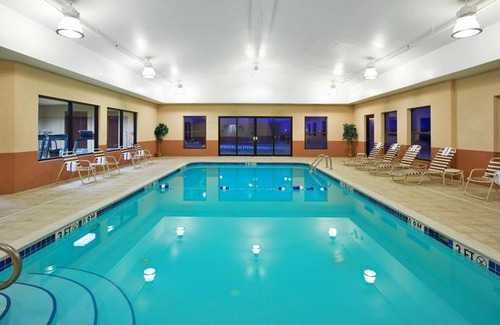 Streetsboro Hotel | Holiday Inn Express Hotel & Suites Cleveland-Streetsboro