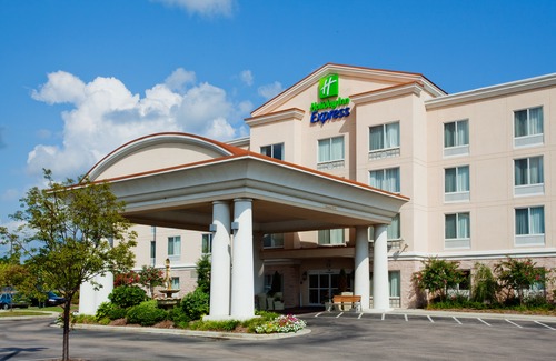 Kannapolis Hotel | Holiday Inn Express Hotel & Suites - Concord, an IHG Hotel