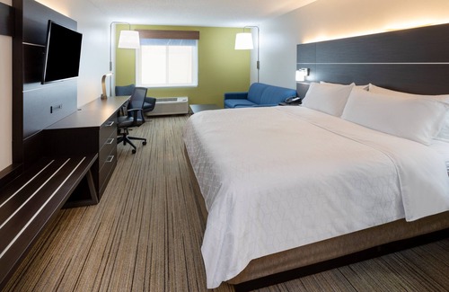 Downtown Minneapolis Hotel | Holiday Inn Express Hotel & Suites Downtown Minneapolis by IHG