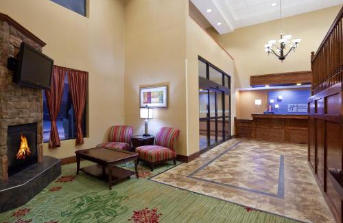 Streetsboro Hotel | Holiday Inn Express Hotel & Suites Cleveland-Streetsboro by IHG