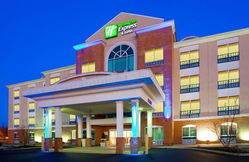 Woodbridge Hotel | Holiday Inn Express Hotel & Suites Woodbridge