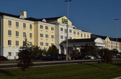 Watertown Hotel | Holiday Inn Express Hotel & Suites Watertown - Thousand Islands, an Ihg Hotel