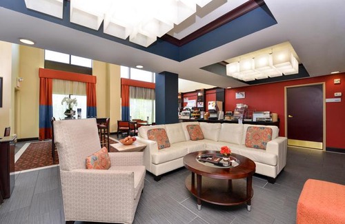 Sunset Valley Hotel | Holiday Inn Express Hotel & Suites Austin SW - Sunset Valley