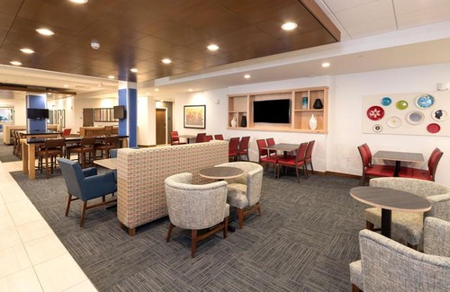 Bay City Hotel | Holiday Inn Express Hotel & Suites Bay City