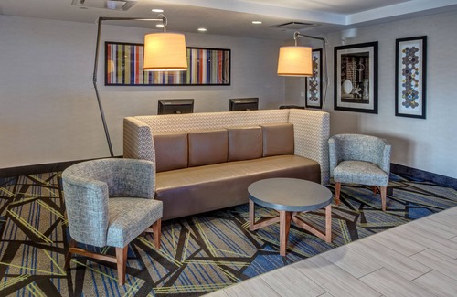 Jackson Hotel | Holiday Inn Express Hotel & Suites Jackson NE by IHG