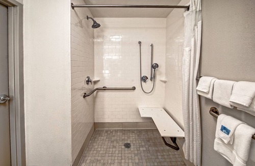 Jackson Hotel | Holiday Inn Express Hotel & Suites Jackson NE by IHG