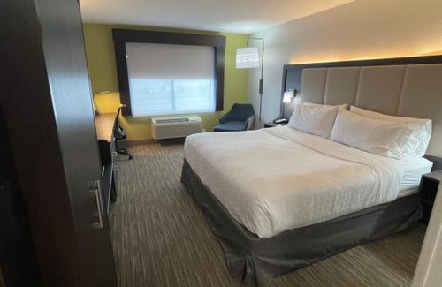Las Vegas Hotel | Holiday Inn Express Hotel & Suites Las Vegas NM by IHG