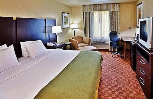 Muskogee Hotel | Holiday Inn Express Hotel & Suites Muskogee by IHG