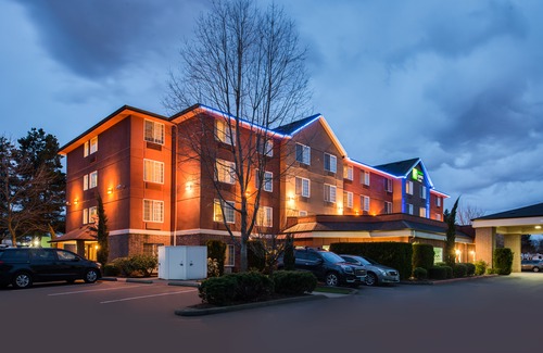 Hayden Island Hotel | Holiday Inn Express Hotel & Suites Portland - Jantzen Beach, an Ihg Hotel