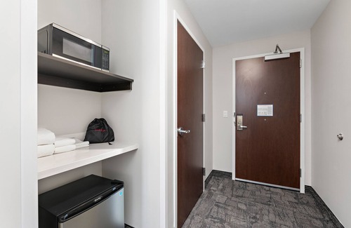 Parkville Hotel | Holiday Inn Express Kansas City North – Parkville by IHG