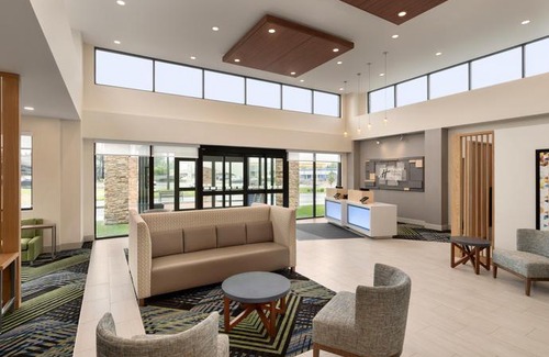 Plattsburgh Hotel | Holiday Inn Express Plattsburgh