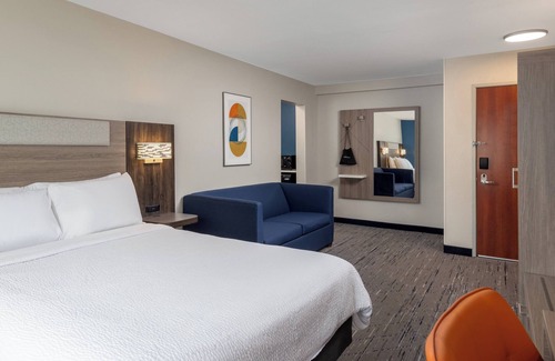 Lake Oswego Hotel | Holiday Inn Express Portland South-Lake Oswego by IHG