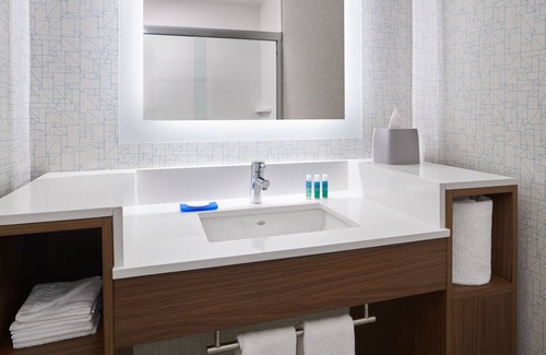 Monroe Ward Hotel | Holiday Inn Express Richmond Downtown by IHG