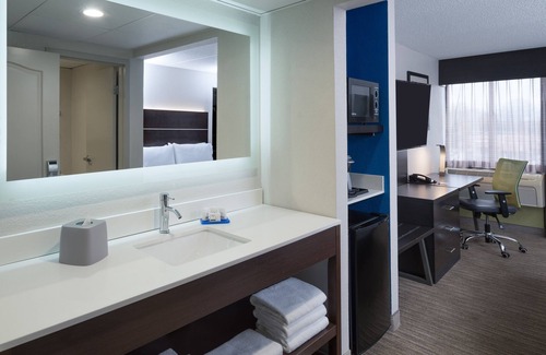 North Greece Hotel | Holiday Inn Express Rochester - Greece by IHG