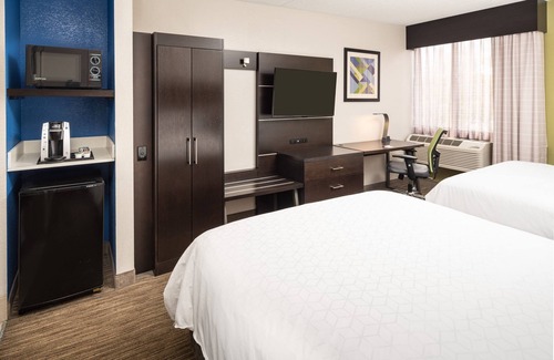 North Greece Hotel | Holiday Inn Express Rochester - Greece by IHG