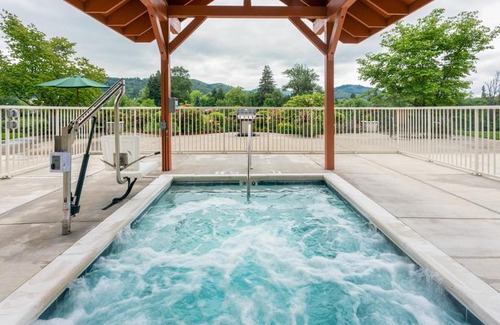 Roseburg Hotel | Holiday Inn Express Roseburg