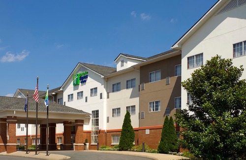 Ruckersville Hotel | Holiday Inn Express & Suites Charlottesville - Ruckersville, an Ihg Hotel