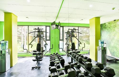 Woodmead Hotel | Holiday Inn Express Sandton-Woodmead by IHG