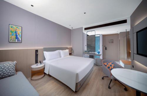 Downtown Shanghai Hotel | Holiday Inn Express Shanghai on The Bund by IHG