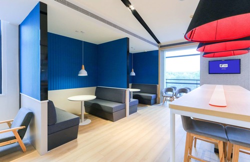 Pudong Hotel | Holiday Inn Express Shanghai Pudong Airport by IHG