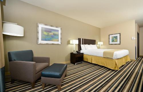 Forrest City Hotel | Holiday Inn Express & Suites Forrest City by IHG