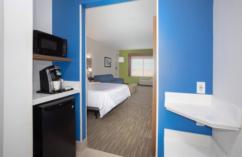 Goodland Hotel | Holiday Inn Express & Suites Goodland I 70 by IHG