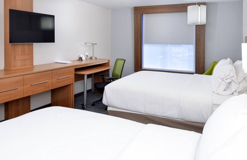 Lexington Hotel | Holiday Inn Express & Suites Lexington Midtown - I-75 by IHG