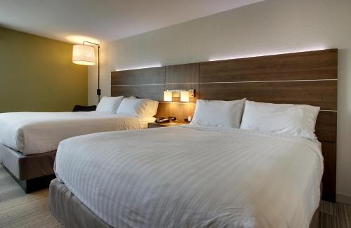 Wapakoneta Hotel | Holiday Inn Express & Suites Wapakoneta by IHG