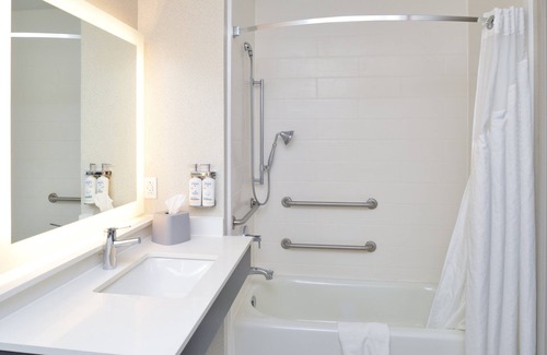 Carthage Hotel | Holiday Inn Express & Suites Carthage by IHG