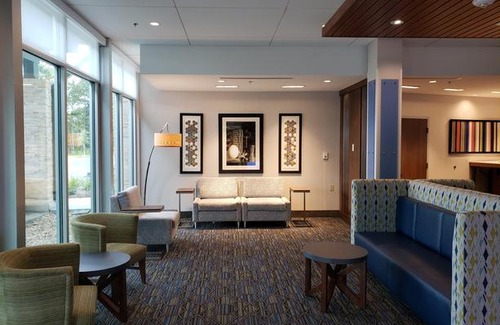 Port Wentworth Hotel | Holiday Inn Express & Suites Savannah N - Port Wentworth