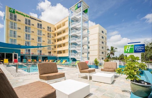Downtown Nassau Hotel | Holiday Inn Express & Suites Nassau