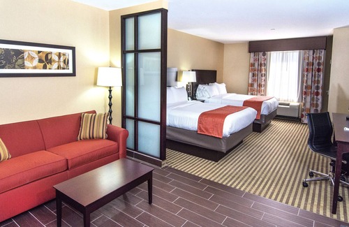 Elkton Hotel | Holiday Inn Express & Suites Elkton - University Area by IHG