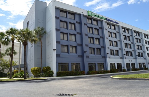 Hialeah Hotel | Holiday Inn Express & Suites Miami - Hialeah, an Ihg Hotel