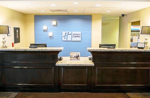 Whippleville Hotel | Holiday Inn Express & Suites Malone, an IHG Hotel