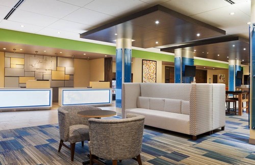 McAllen Hotel | Holiday Inn Express & Suites - McAllen - Medical Center Area, an IHG Hotel
