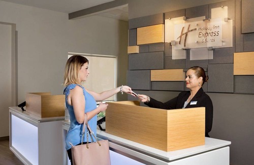 McAllen Hotel | Holiday Inn Express & Suites - McAllen - Medical Center Area, an IHG Hotel